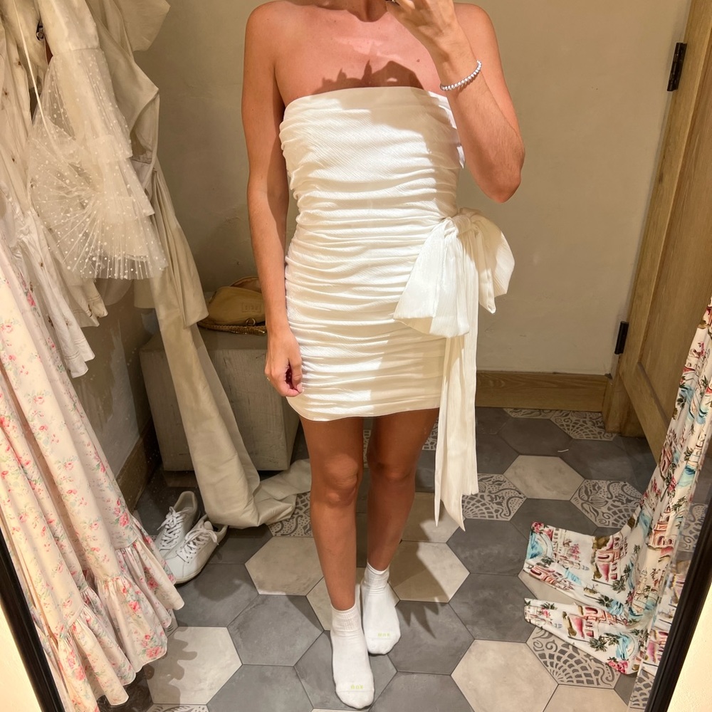 White bodycon strapless dress